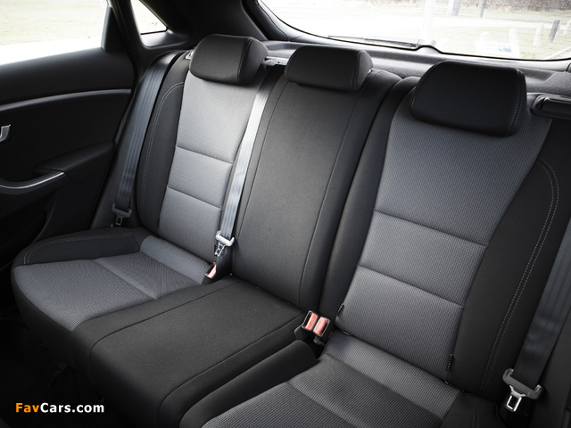 Images of Hyundai i30 5-door UK-spec (GD) 2012 (640 x 480)