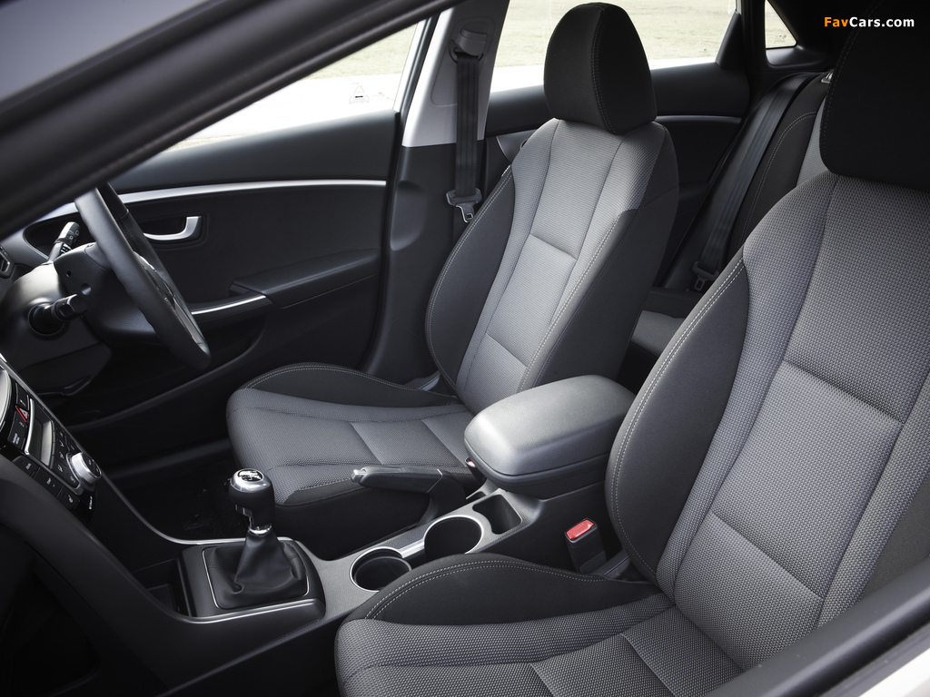 Images of Hyundai i30 5-door UK-spec (GD) 2012 (1024 x 768)