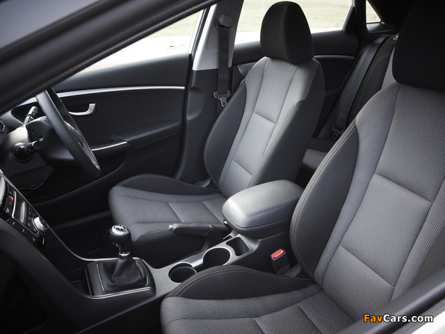 Images of Hyundai i30 5-door UK-spec (GD) 2012 (640 x 480)