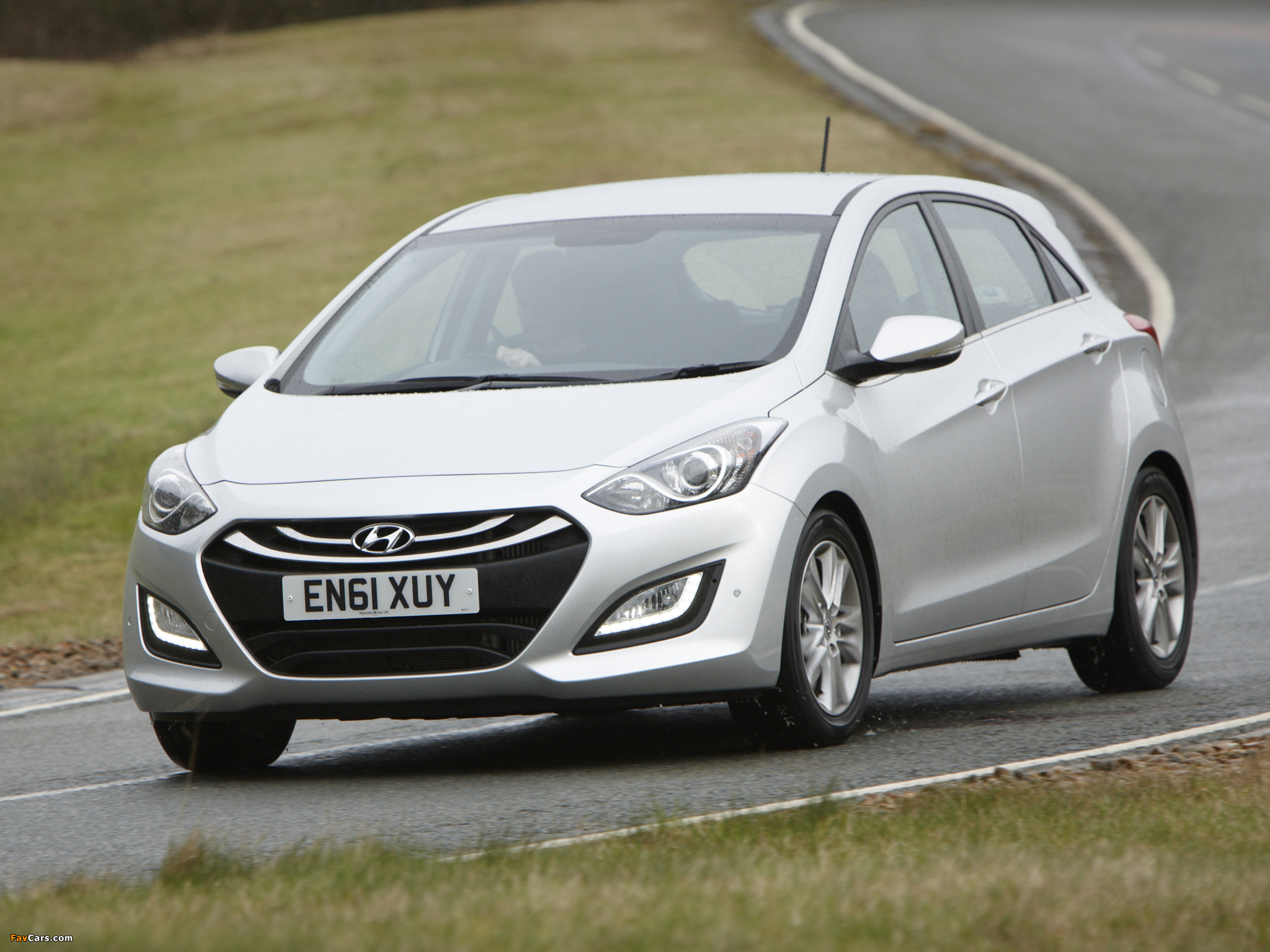 Images of Hyundai i30 5-door UK-spec (GD) 2012 (2048 x 1536)