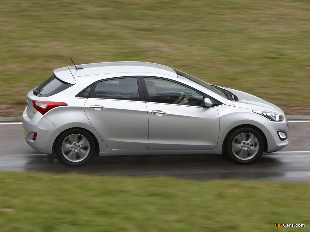 Images of Hyundai i30 5-door UK-spec (GD) 2012 (1024 x 768)