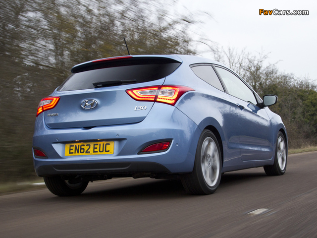 Images of Hyundai i30 3-door UK-spec (GD) 2013 (640 x 480)