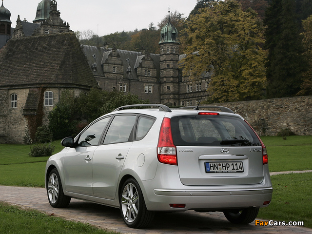 Photos of Hyundai i30 CW (FD) 2008–10 (640 x 480)