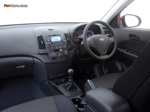 Photos of Hyundai i30 CW AU-spec (FD) 2009–11 (640 x 480)