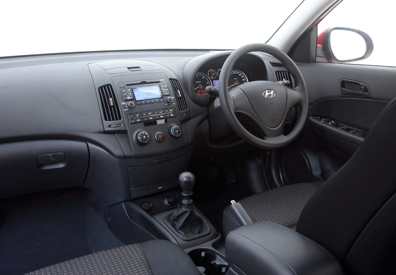 Photos of Hyundai i30 CW AU-spec (FD) 2009–11