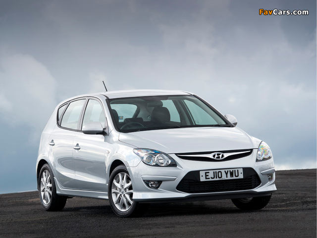 Photos of Hyundai i30 UK-spec (FD) 2010–12 (640 x 480)