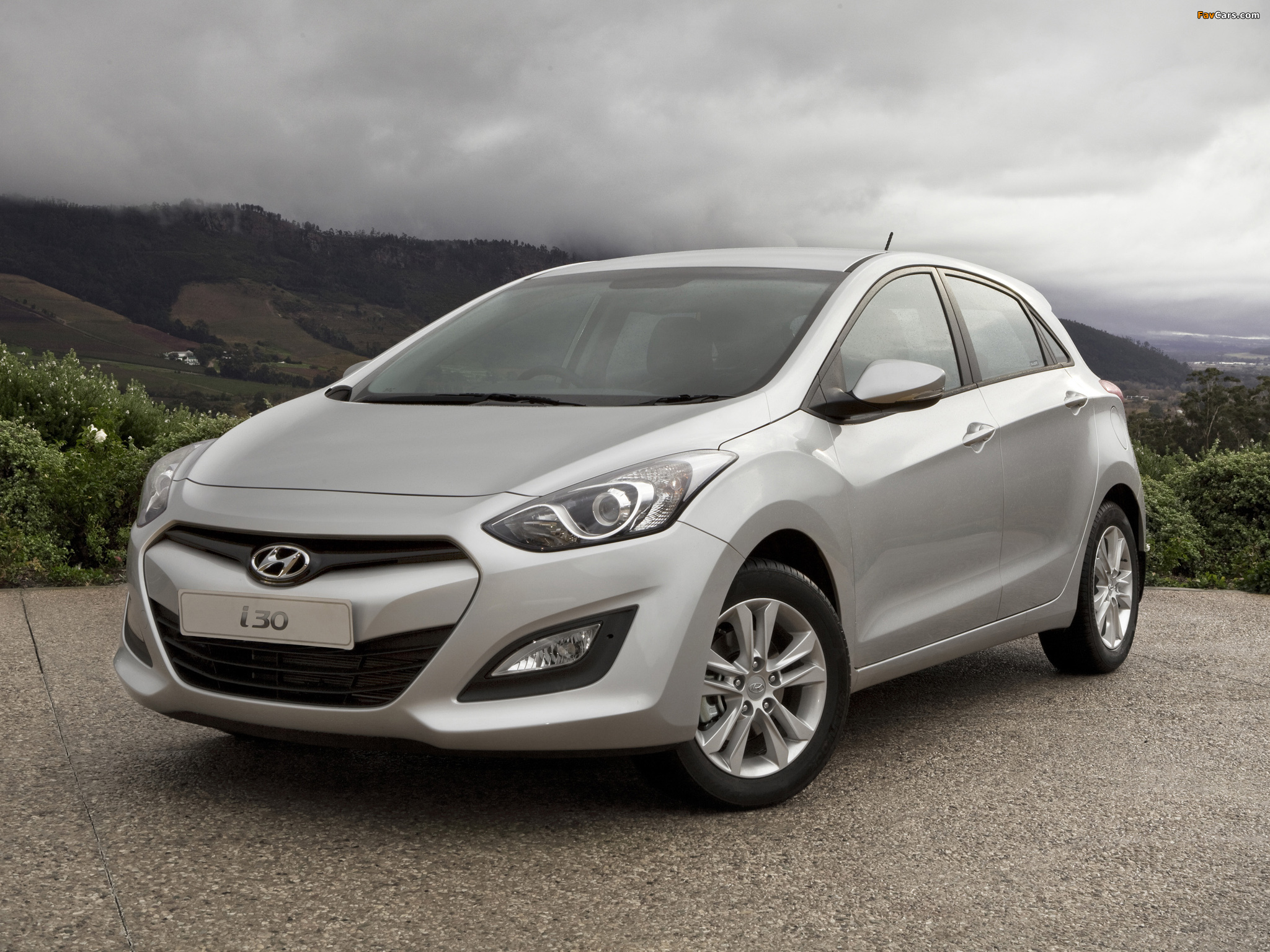 Photos of Hyundai i30 5-door ZA-spec (GD) 2012 (2048 x 1536)