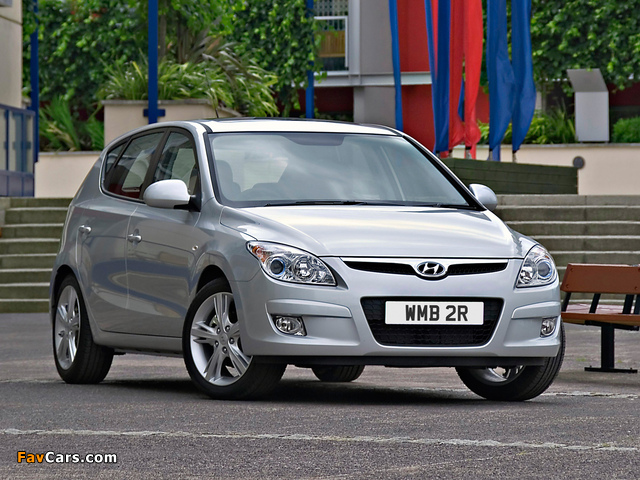 Pictures of Hyundai i30 UK-spec (FD) 2007–10 (640 x 480)
