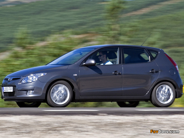 Pictures of Hyundai i30 (FD) 2007–10 (640 x 480)