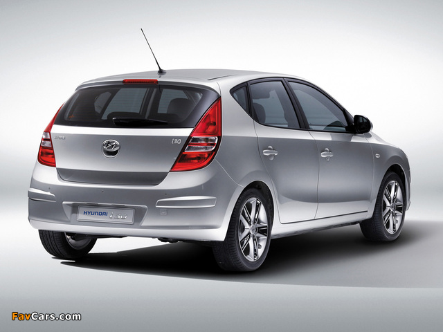 Pictures of Hyundai i30 (FD) 2007–10 (640 x 480)