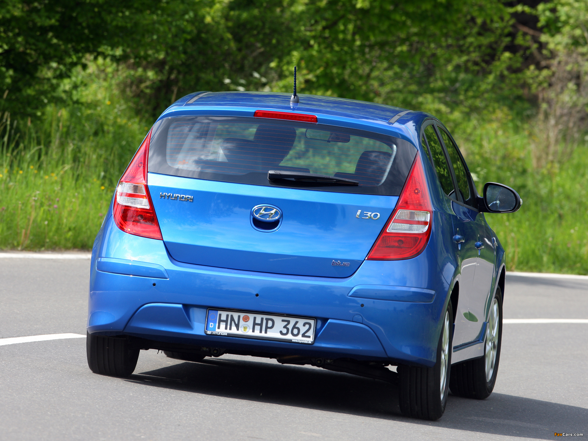 Pictures of Hyundai i30 Blue Drive (FD) 2010 (2048 x 1536)