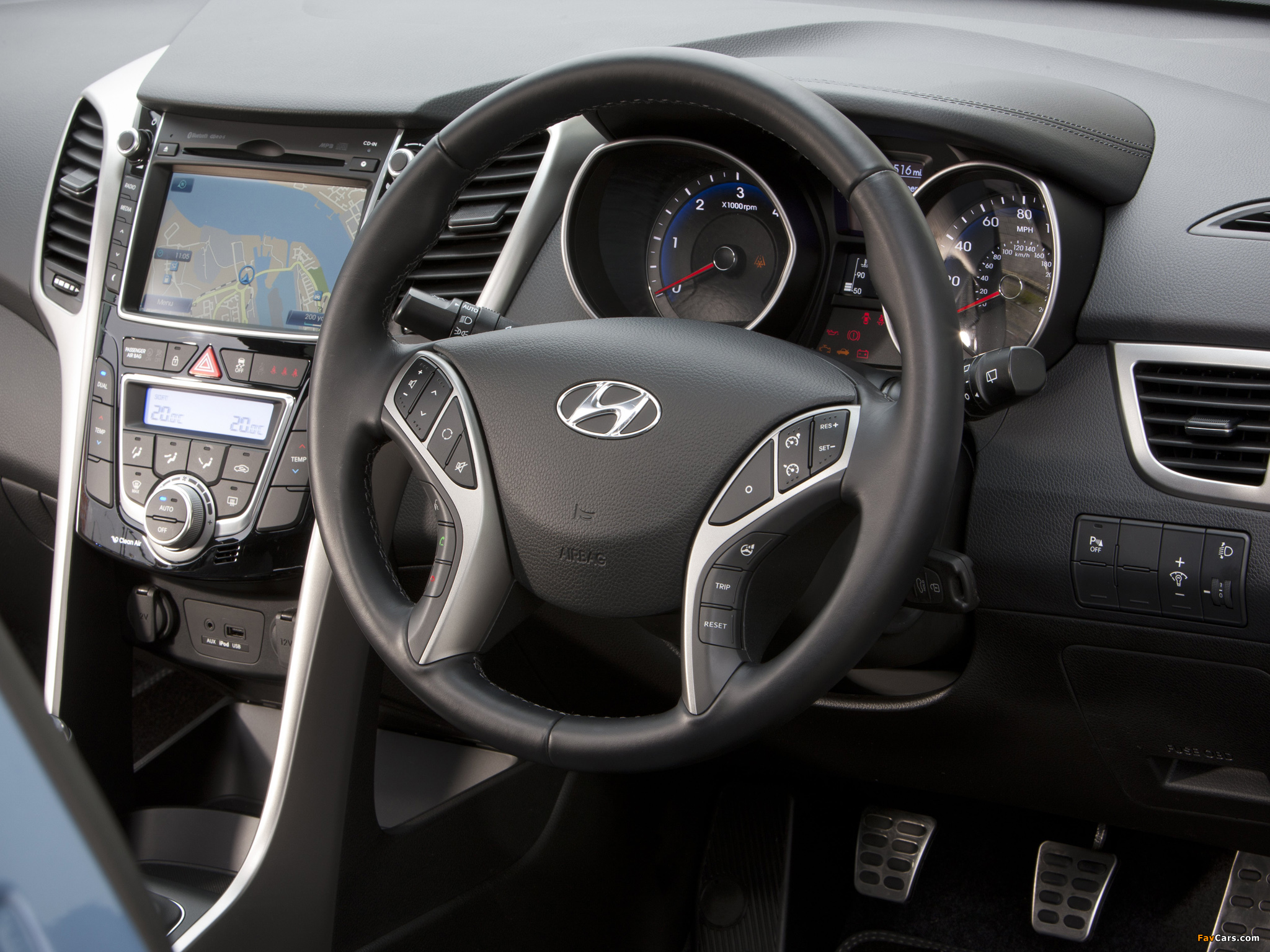 Pictures of Hyundai i30 3-door UK-spec (GD) 2013 (2048 x 1536)