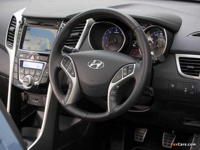 Pictures of Hyundai i30 3-door UK-spec (GD) 2013 (800 x 600)