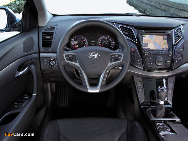 Hyundai i40 Wagon 2011 images (640 x 480)