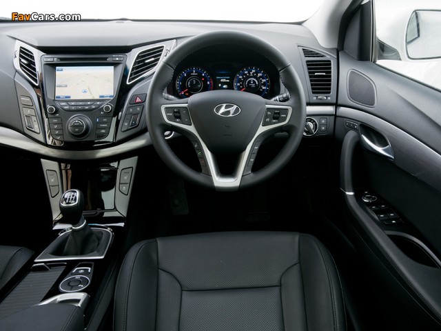 Hyundai i40 Wagon UK-spec 2011 photos (640 x 480)