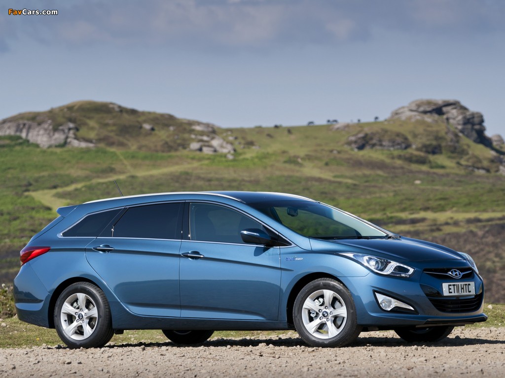 Hyundai i40 Wagon Blue Drive UK-spec 2011 pictures (1024 x 768)