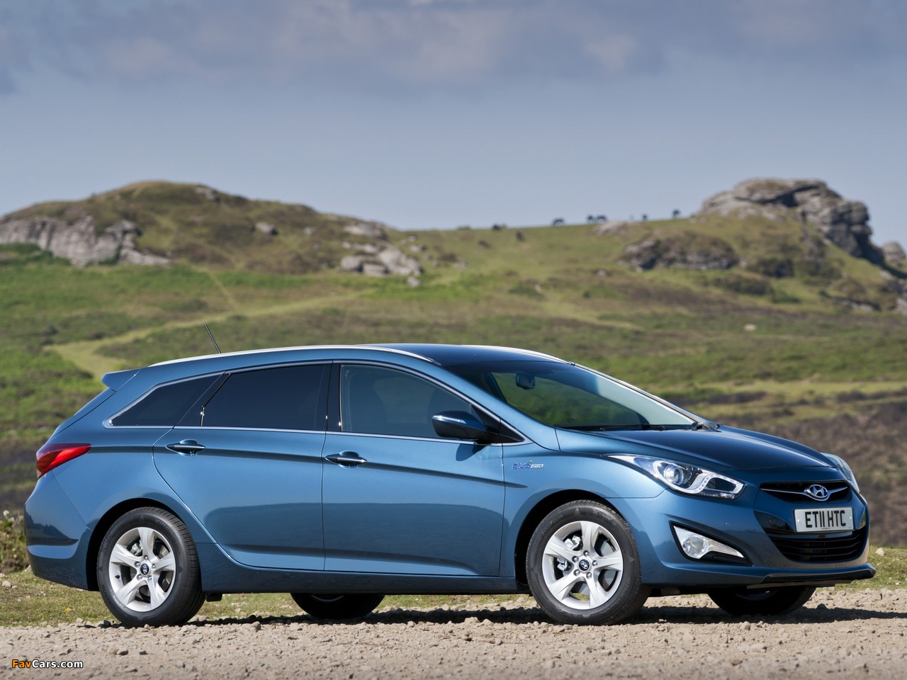 Hyundai i40 Wagon Blue Drive UK-spec 2011 pictures (1280 x 960)