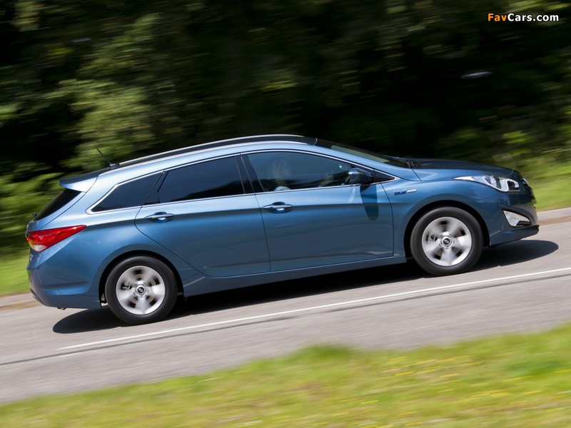 Hyundai i40 Wagon Blue Drive UK-spec 2011 wallpapers (800 x 600)