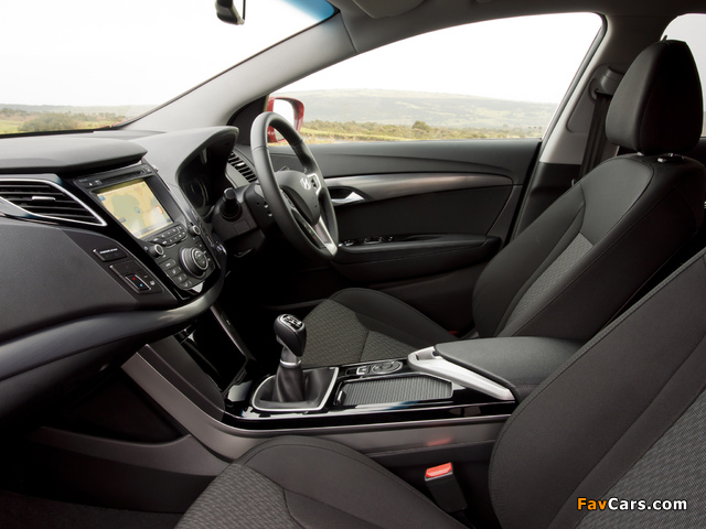 Hyundai i40 Sedan UK-spec 2012 wallpapers (640 x 480)