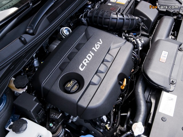 Images of Hyundai i40 Wagon Blue Drive UK-spec 2011 (640 x 480)