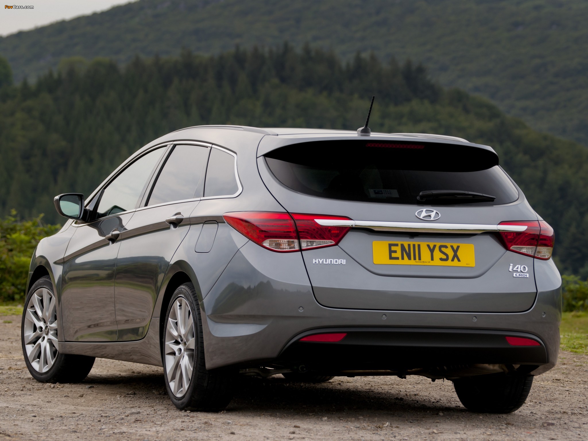 Images of Hyundai i40 Wagon UK-spec 2011 (2048 x 1536)