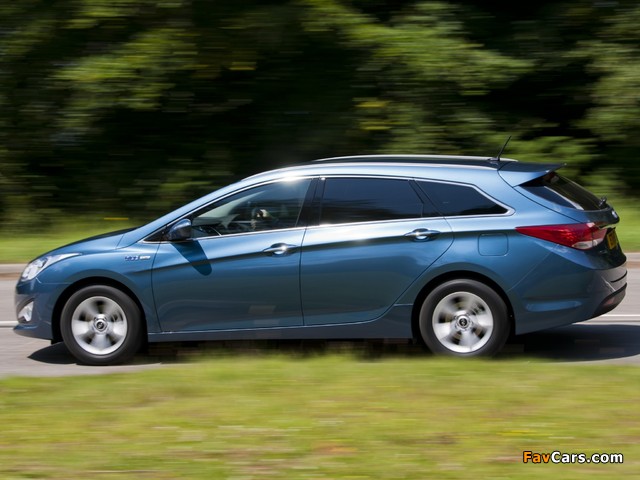 Images of Hyundai i40 Wagon Blue Drive UK-spec 2011 (640 x 480)