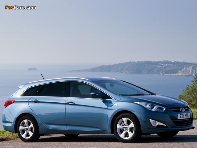 Photos of Hyundai i40 Wagon Blue Drive UK-spec 2011 (640 x 480)
