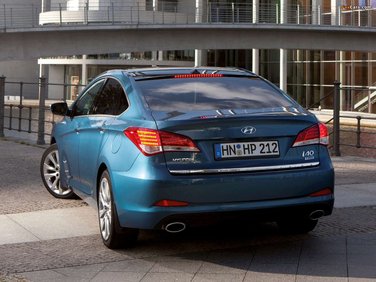 Hyundai i40 Sedan 2011 wallpapers (1280 x 960)