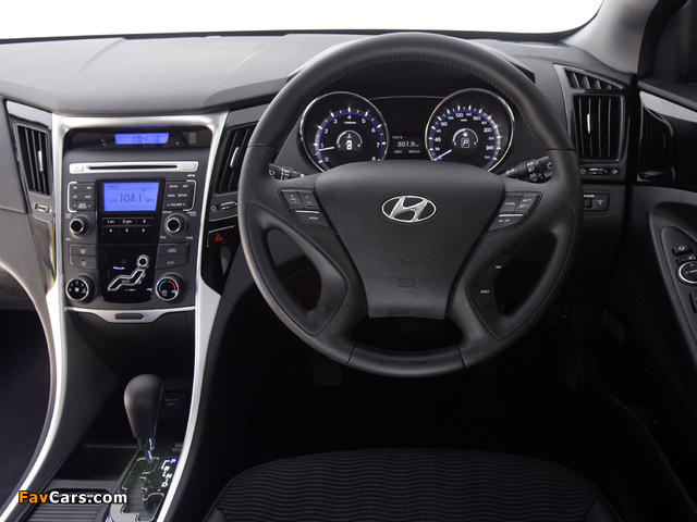 Images of Hyundai i45 (YF) 2010 (640 x 480)