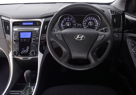 Images of Hyundai i45 (YF) 2010