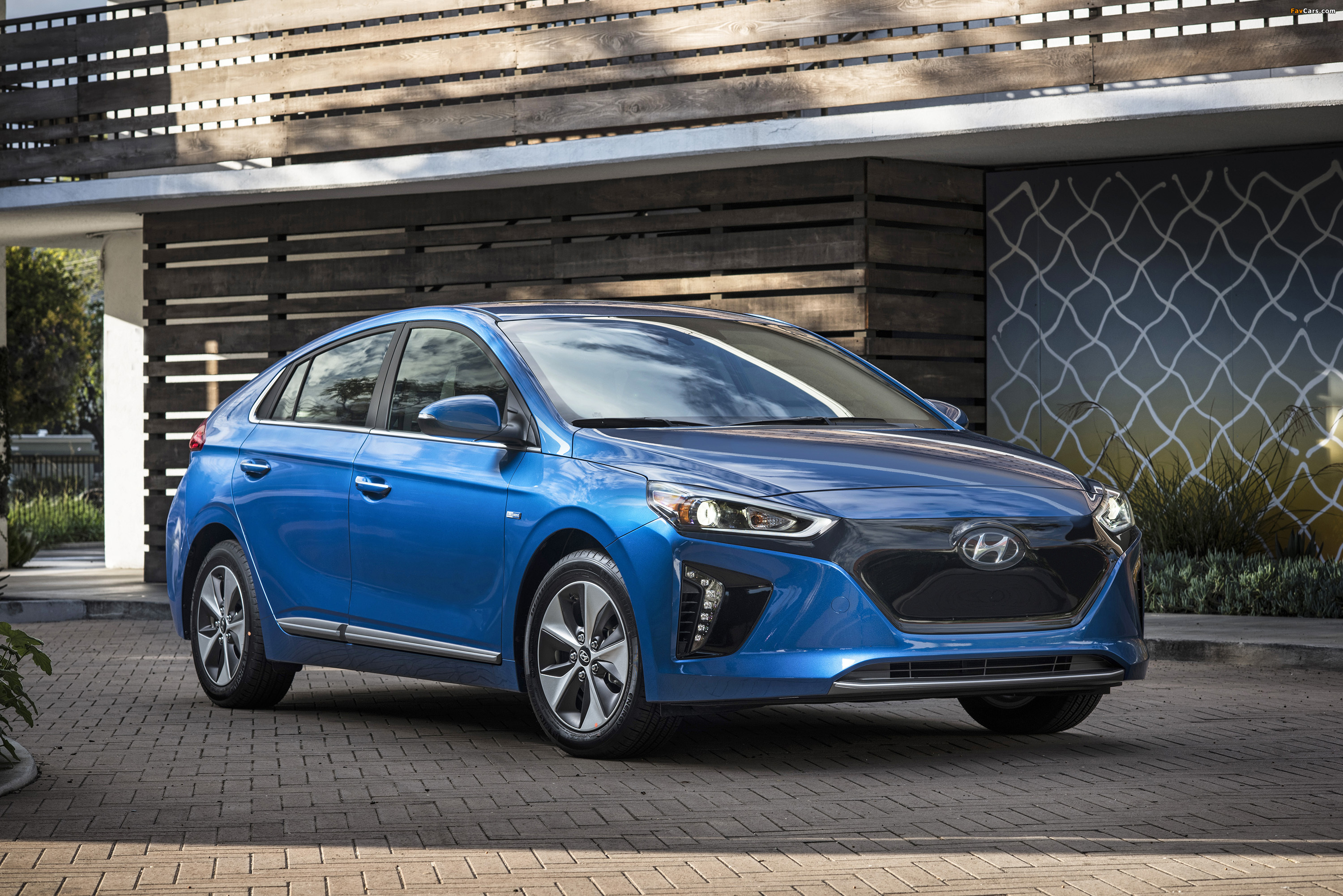 Hyundai IONIQ electric North America 2017 images (3000 x 2002)