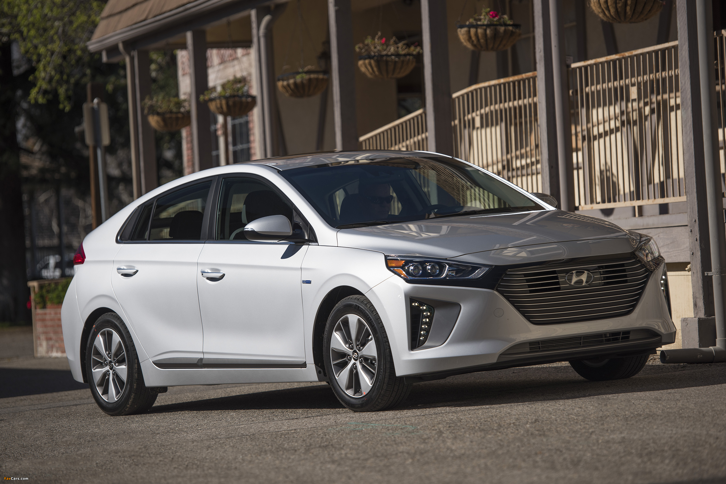 Hyundai IONIQ plug-in hybrid North America 2017 photos (3000 x 2002)