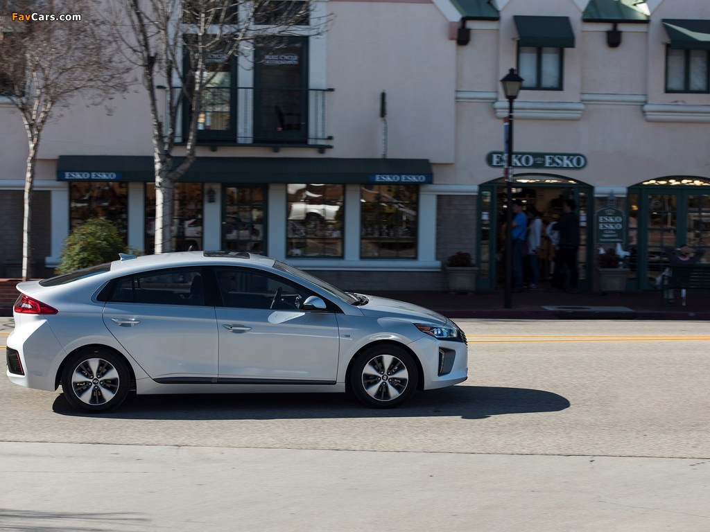 Images of Hyundai IONIQ plug-in hybrid North America 2017 (1024 x 768)