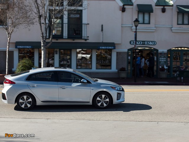 Images of Hyundai IONIQ plug-in hybrid North America 2017 (640 x 480)