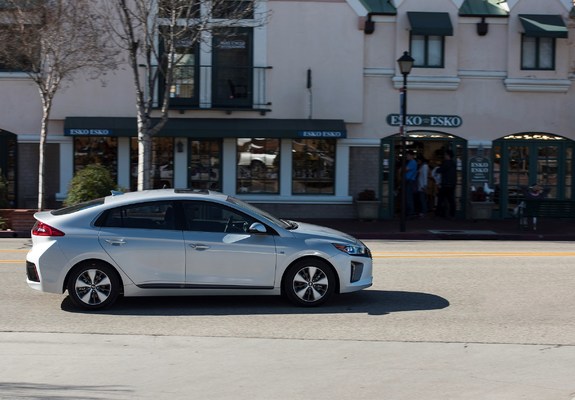 Images of Hyundai IONIQ plug-in hybrid North America 2017