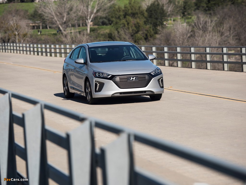 Images of Hyundai IONIQ plug-in hybrid North America 2017 (1024 x 768)