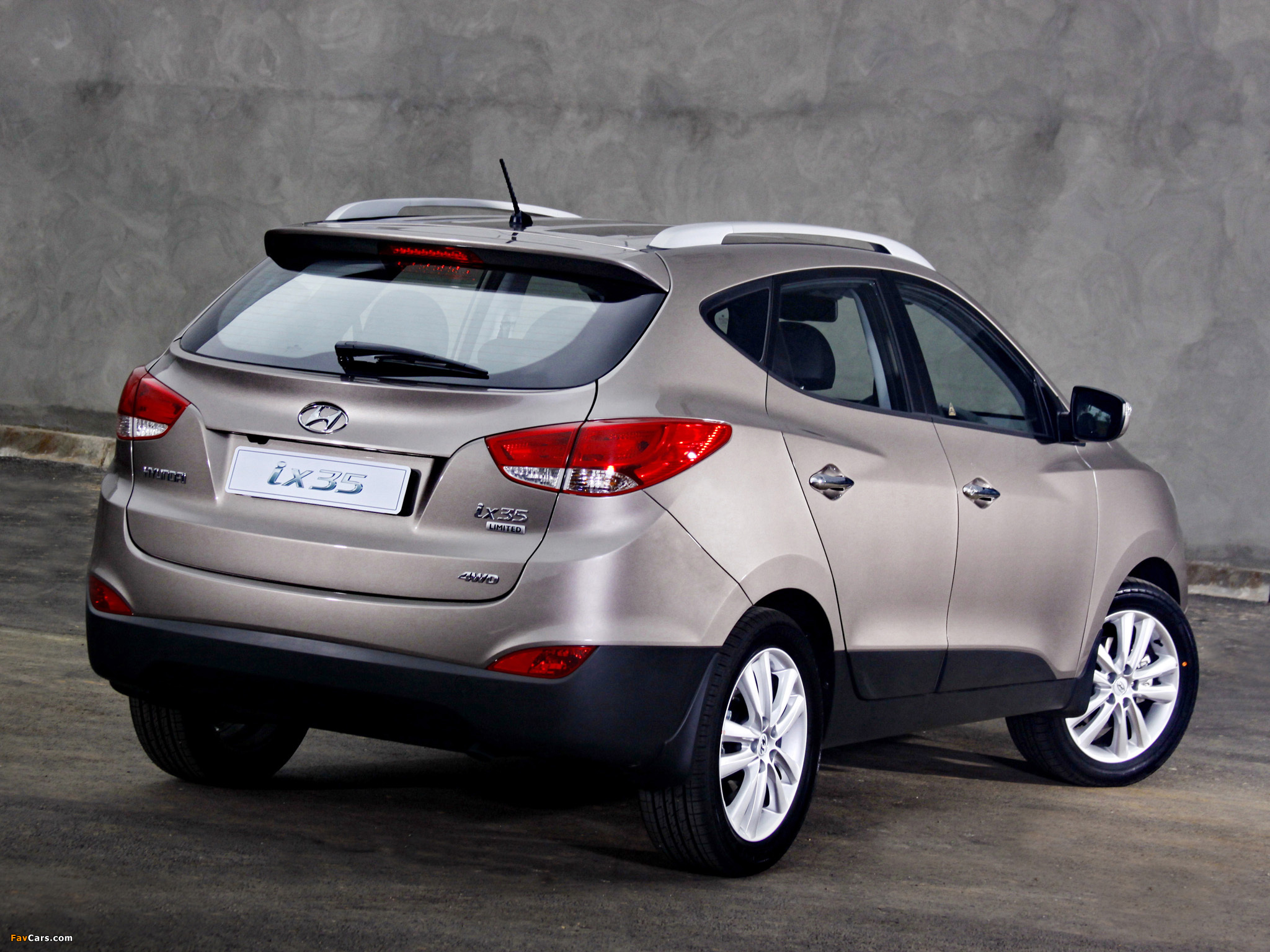 Hyundai ix35 ZA-spec 2010 images (2048 x 1536)