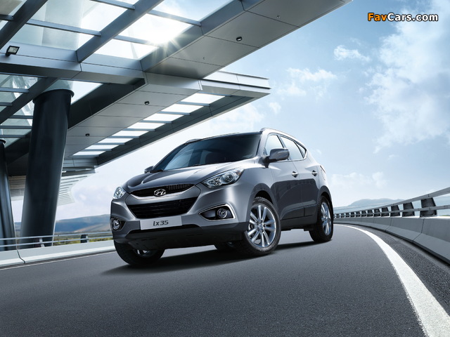 Hyundai ix35 2010 images (640 x 480)