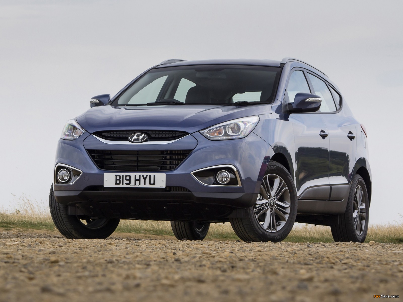 Hyundai ix35 UK-spec 2013 wallpapers (1600 x 1200)