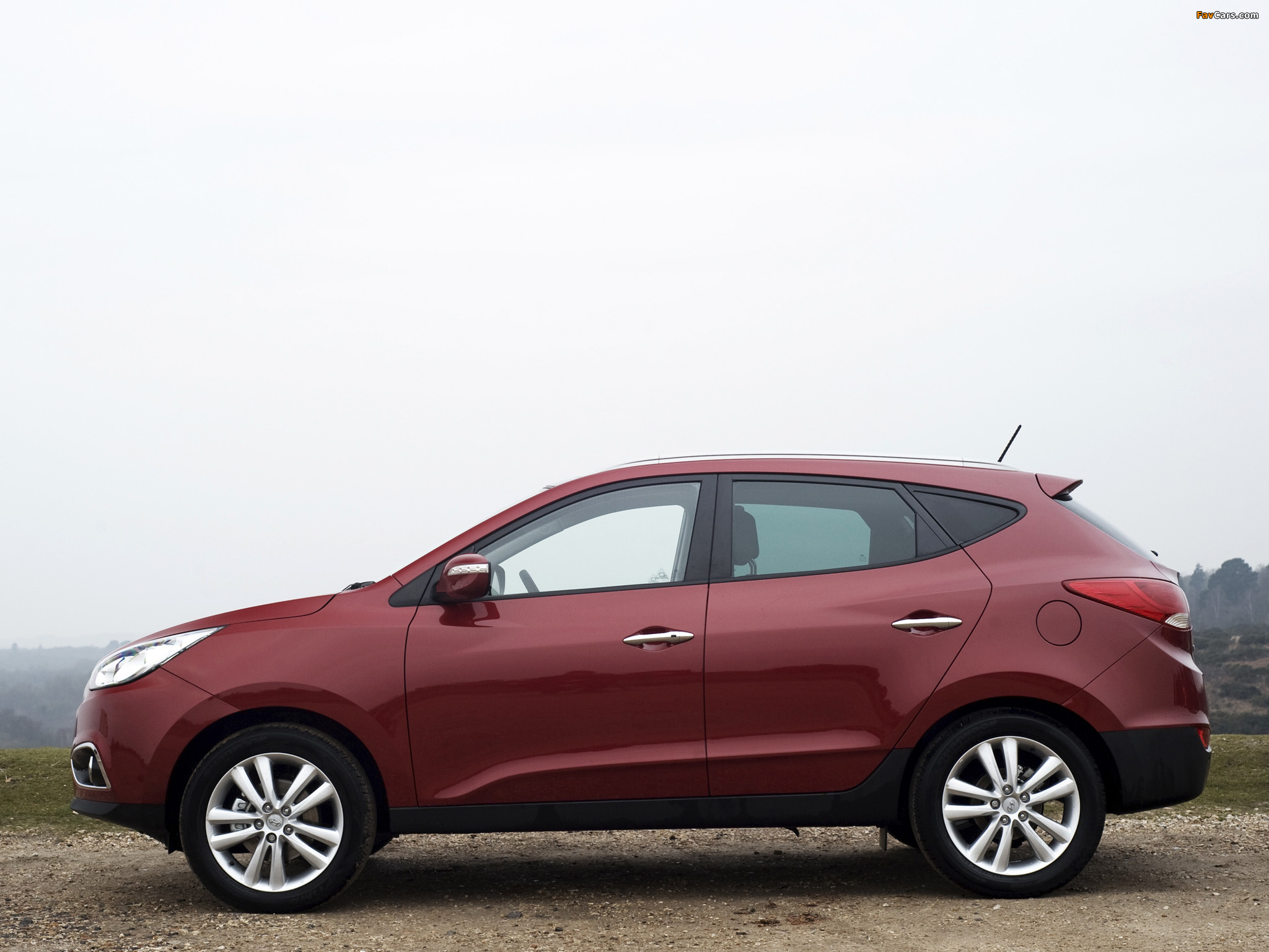 Images of Hyundai ix35 UK-spec 2010 (2048 x 1536)