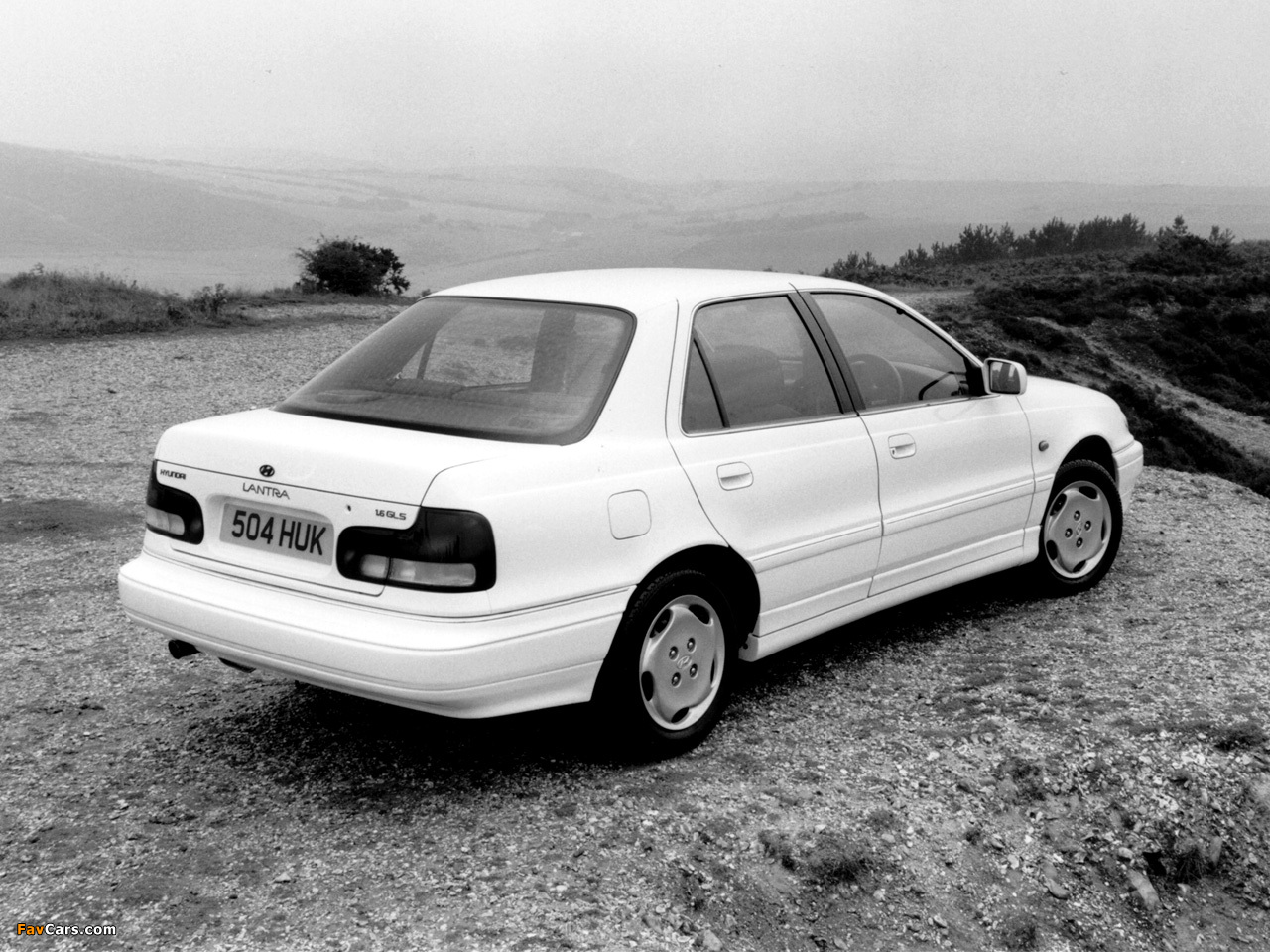 Hyundai Lantra UK-spec (J1) 1993–95 pictures (1280 x 960)