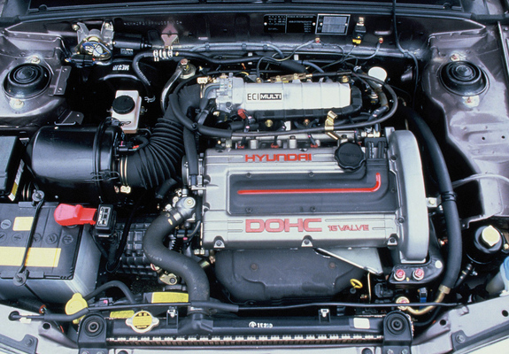 Images of Hyundai Lantra (J1) 1990–93