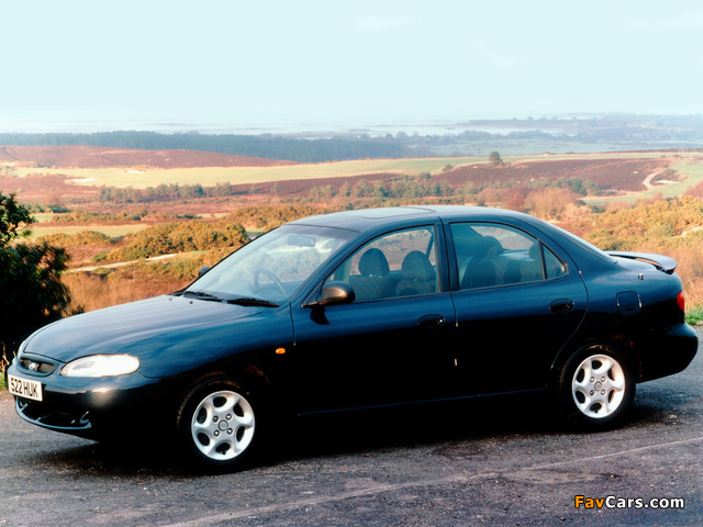 Images of Hyundai Lantra UK-spec (J2) 1995–98 (640 x 480)