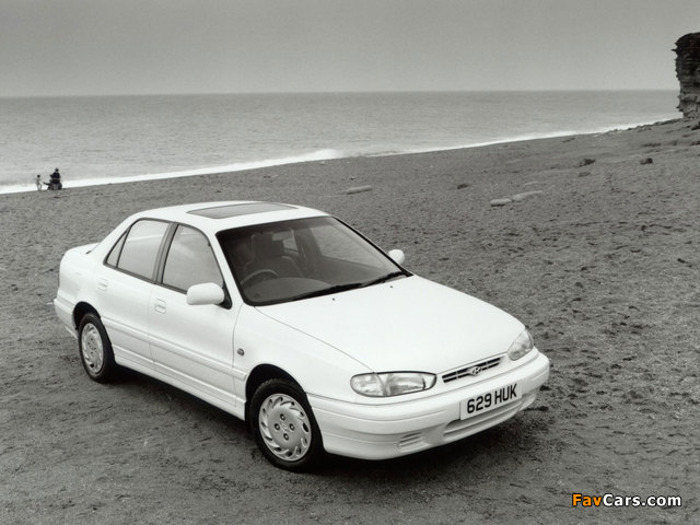 Photos of Hyundai Lantra UK-spec (J1) 1993–95 (640 x 480)