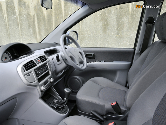 Pictures of Hyundai Matrix UK-spec 2005–08 (640 x 480)