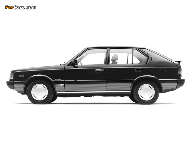 Hyundai Pony Hatchback 1982–90 wallpapers (640 x 480)