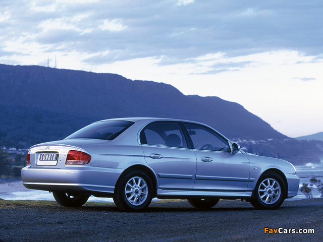 Hyundai Sonata AU-spec (EF) 2002–05 photos (640 x 480)