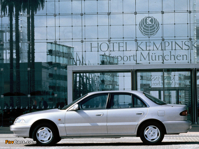 Photos of Hyundai Sonata (Y3) 1993–96 (640 x 480)