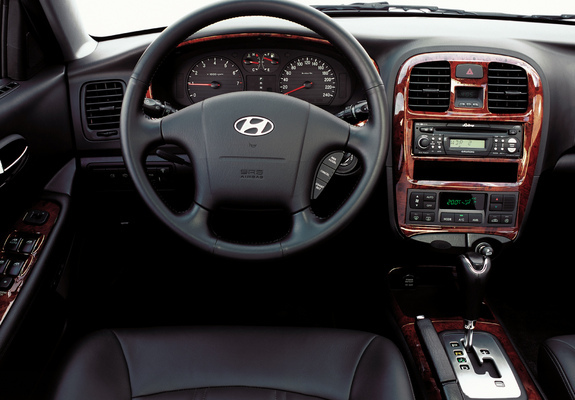 Photos of Hyundai Sonata (EF) 2001–04