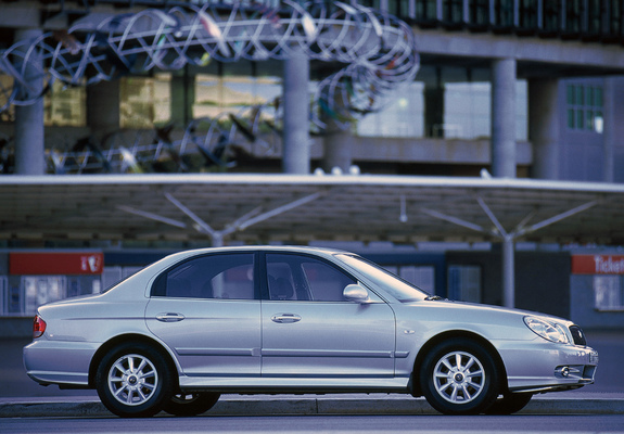 Pictures of Hyundai Sonata AU-spec (EF) 2002–05